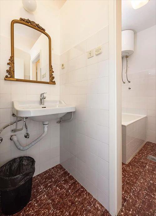 Apartments Irena Tučepi Eksteriør billede