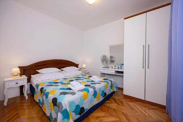 Apartments Irena Tučepi Eksteriør billede
