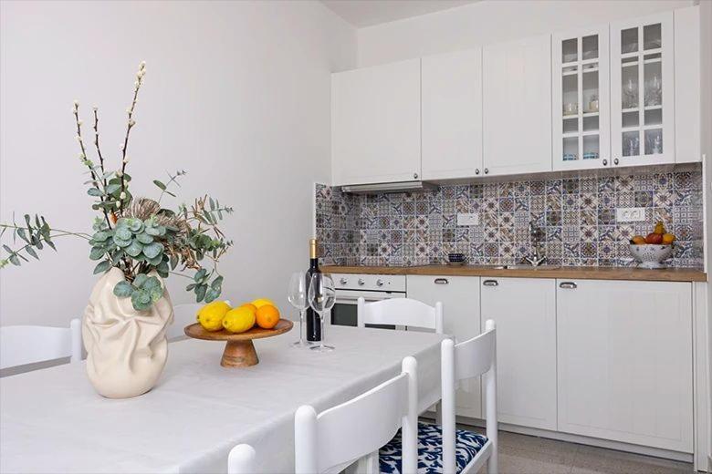 Apartments Irena Tučepi Eksteriør billede
