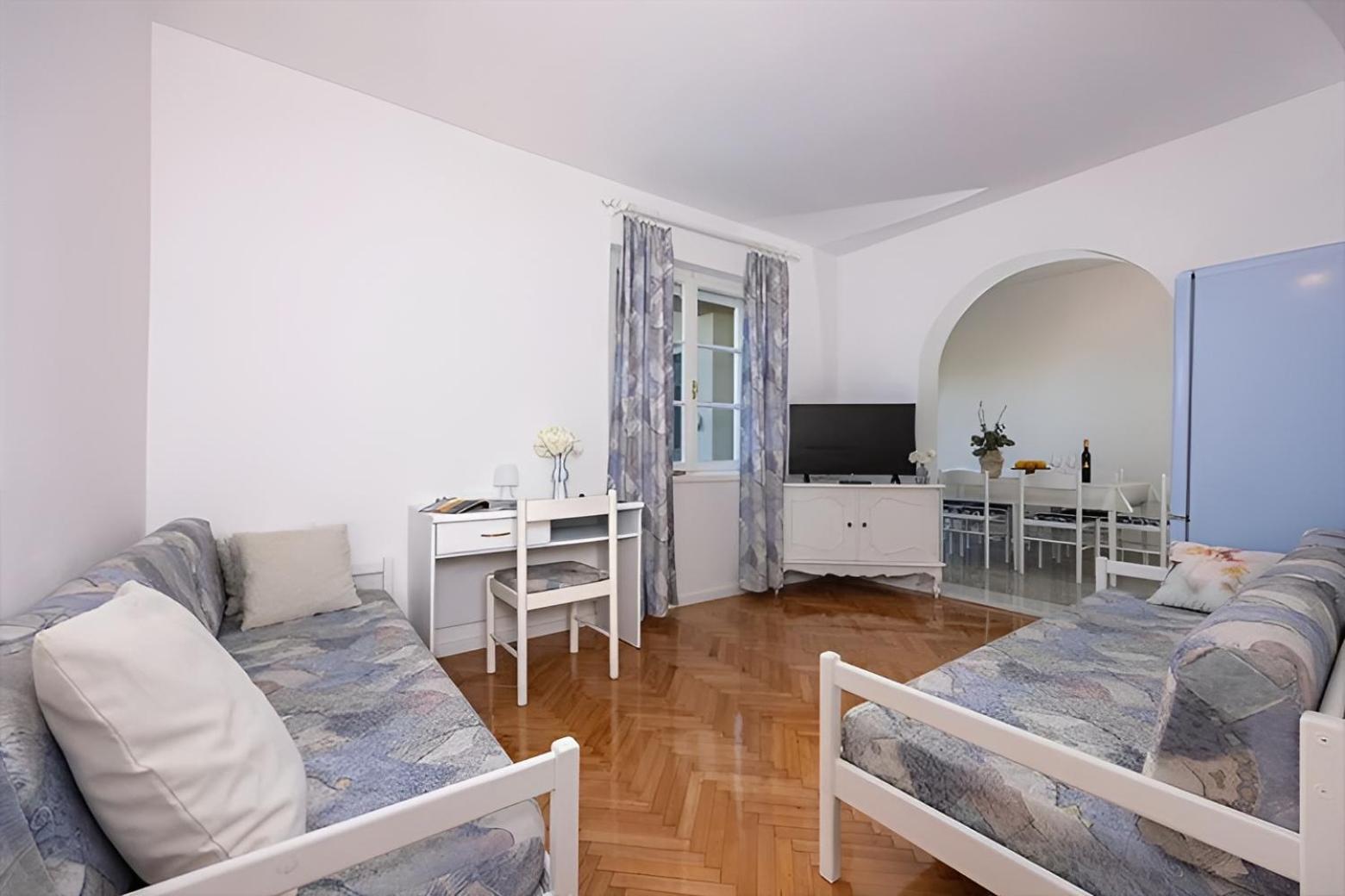 Apartments Irena Tučepi Eksteriør billede