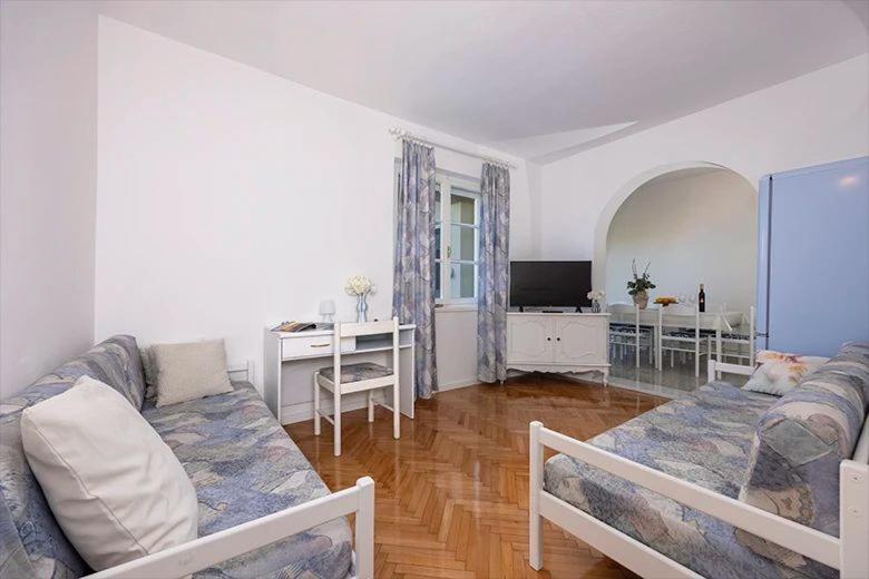 Apartments Irena Tučepi Eksteriør billede