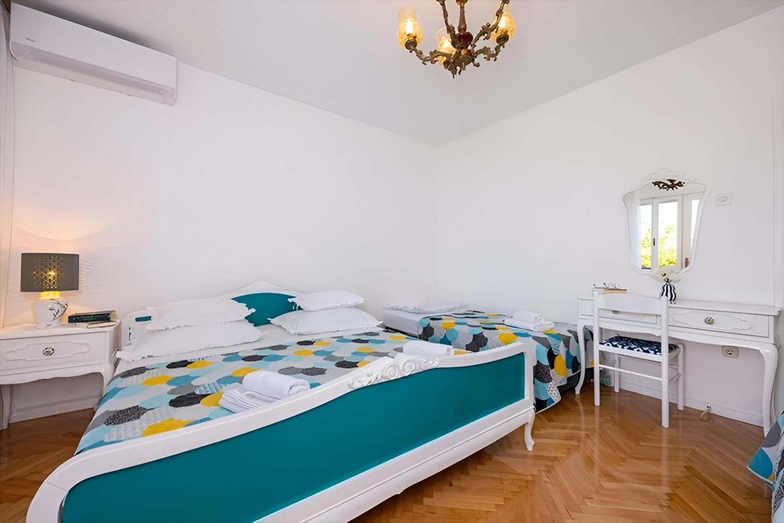 Apartments Irena Tučepi Eksteriør billede