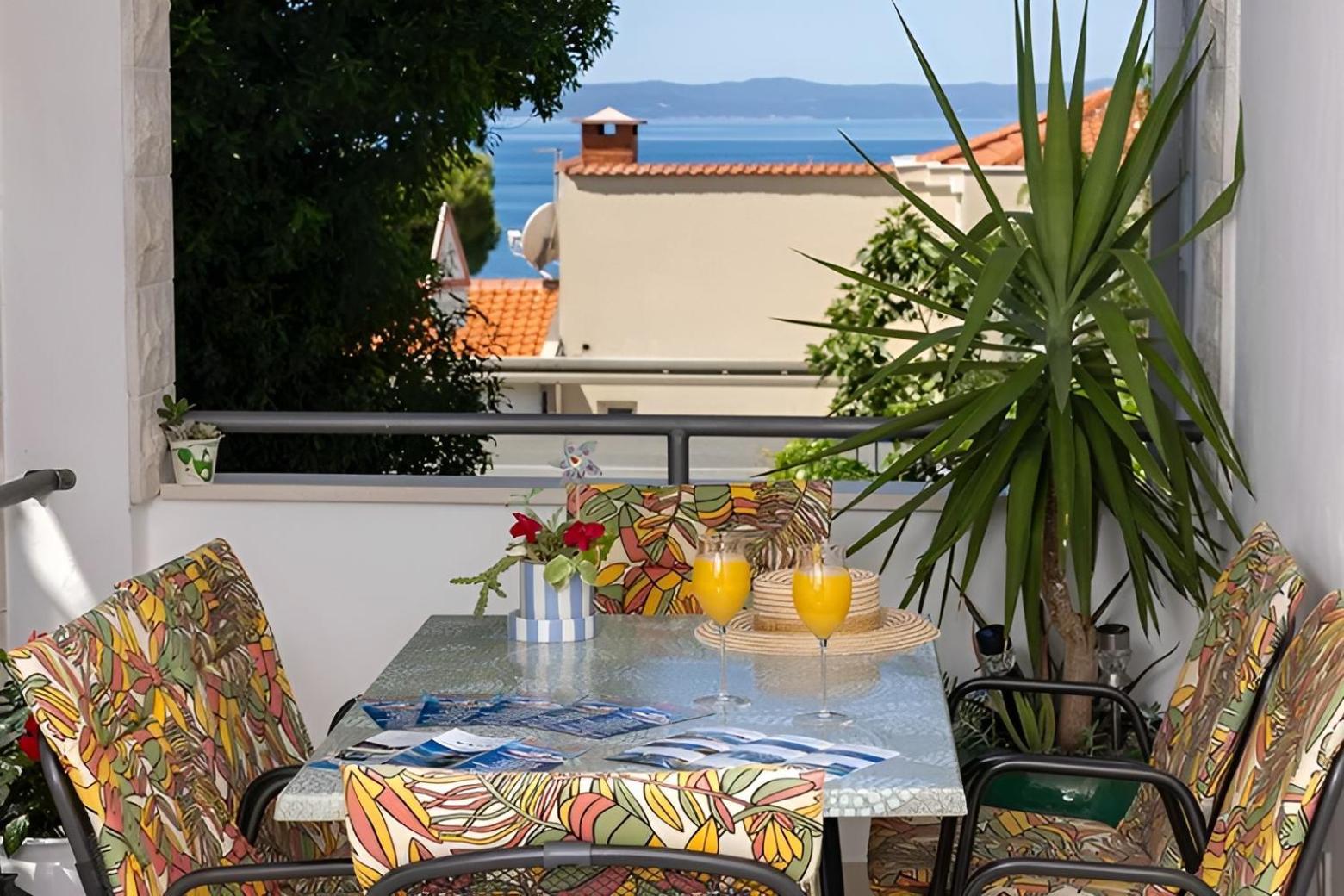 Apartments Irena Tučepi Eksteriør billede