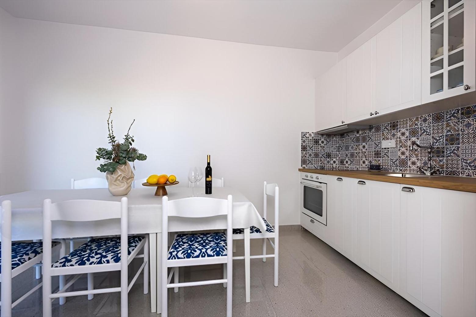 Apartments Irena Tučepi Eksteriør billede