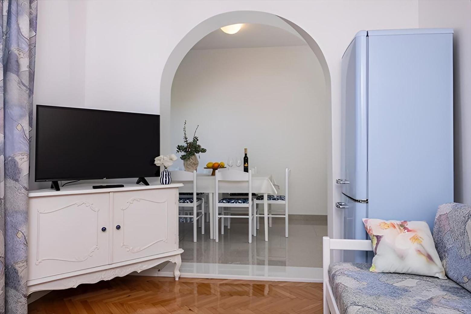 Apartments Irena Tučepi Eksteriør billede