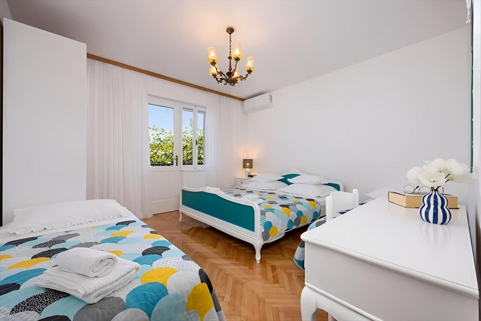 Apartments Irena Tučepi Eksteriør billede