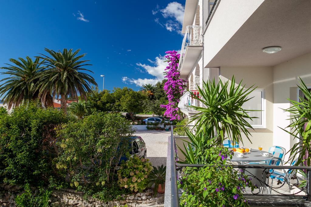 Apartments Irena Tučepi Eksteriør billede