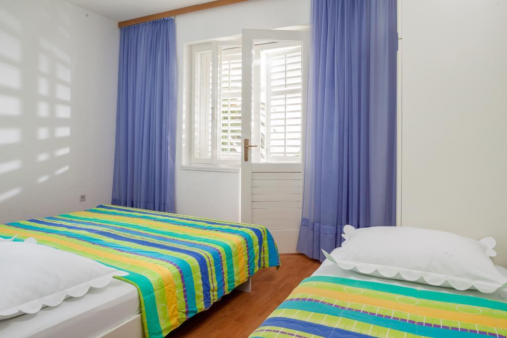 Apartments Irena Tučepi Eksteriør billede