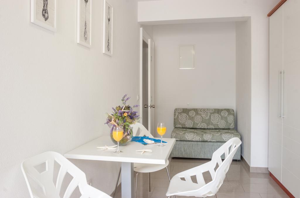 Apartments Irena Tučepi Eksteriør billede