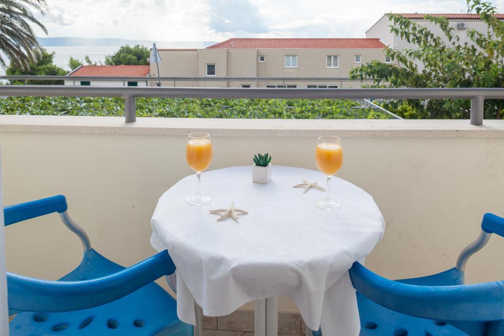 Apartments Irena Tučepi Eksteriør billede