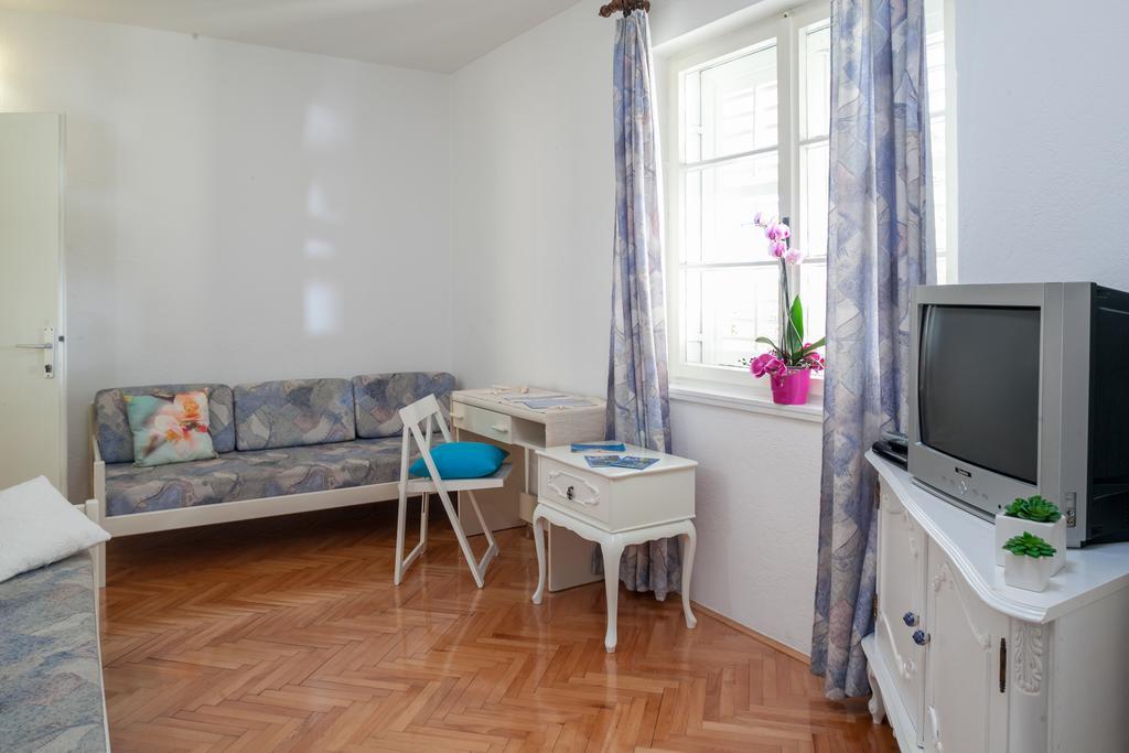 Apartments Irena Tučepi Eksteriør billede